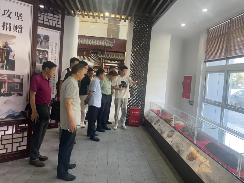 都江堰市林業(yè)局領(lǐng)導(dǎo)到春盛藥業(yè) 開展“企業(yè)大走訪”活動(dòng)