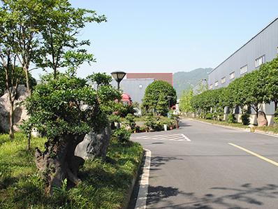 春盛藥業(yè)廠區(qū)內景