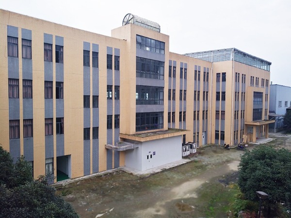 春盛中藥新建飲片車間大樓通過認(rèn)證 獲《藥品GMP證書》